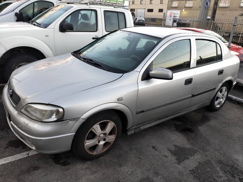 opel astra g berlina del año 2001