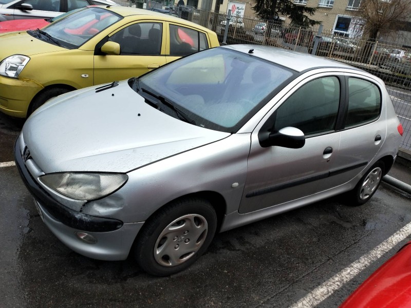 peugeot 206 berlina del año 2003