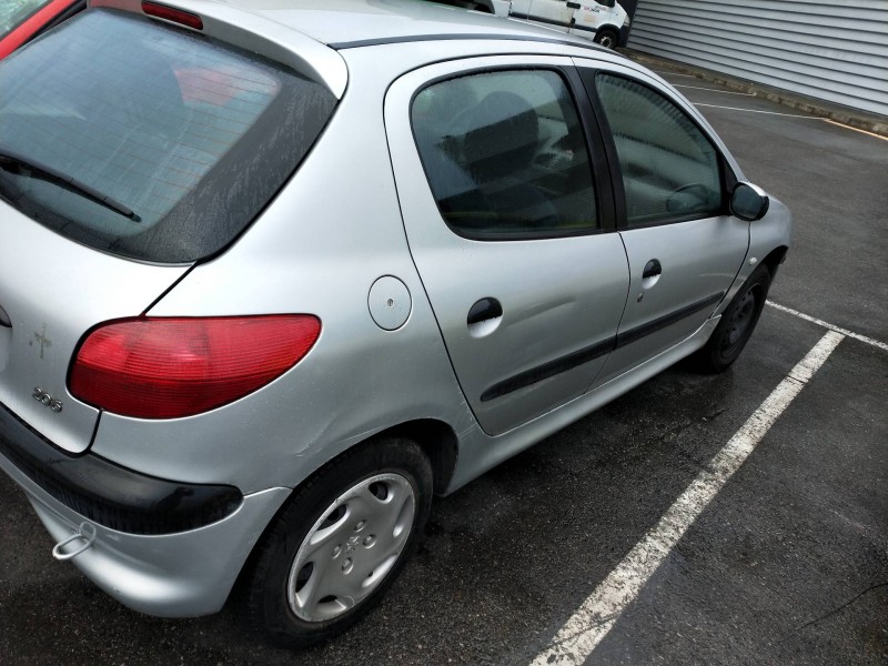 peugeot 206 berlina del año 2003