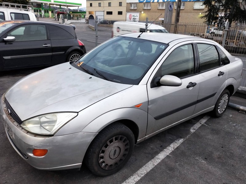 ford focus berlina (cak) del año 2001