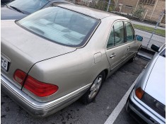 mercedes clase e (w210) berlina del año 1998 2