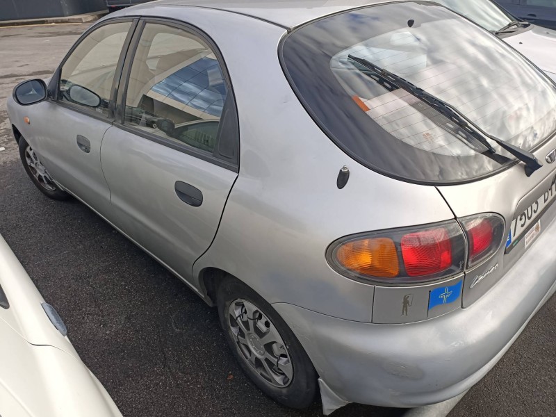 daewoo lanos del año 2002