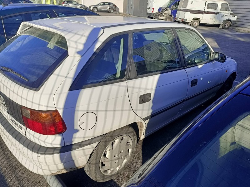 opel astra f berlina del año 1997
