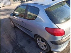 peugeot 206 berlina del año 2001 2