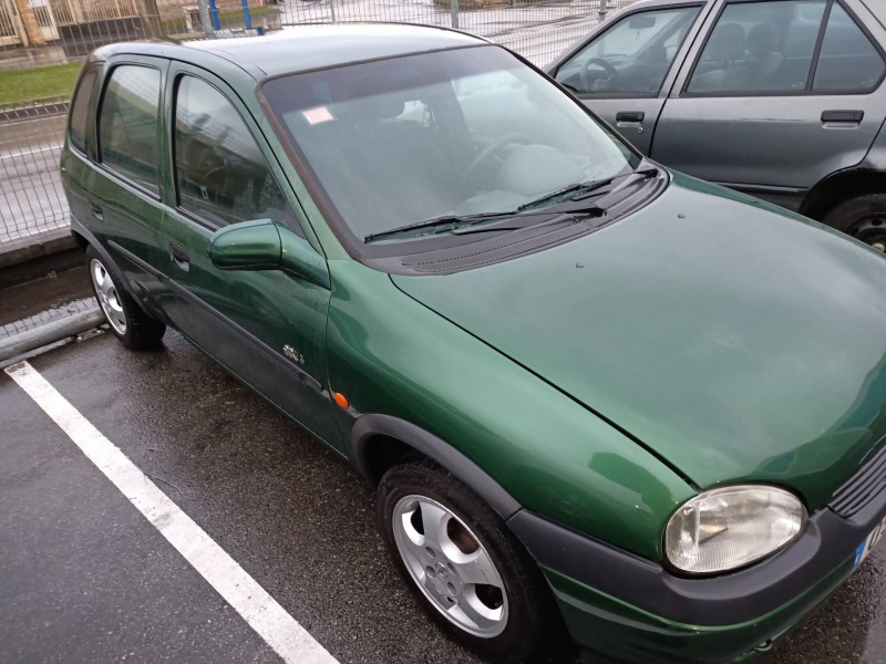 opel corsa b del año 2000