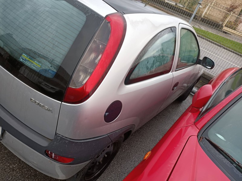 opel corsa c del año 2002