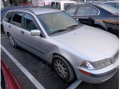 volvo v40 familiar del año 2002