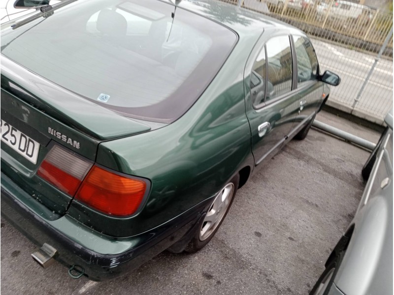 nissan primera berlina (p11) del año 1999