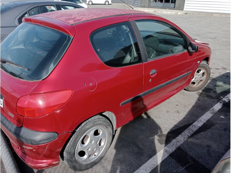 peugeot 206 berlina del año 2000
