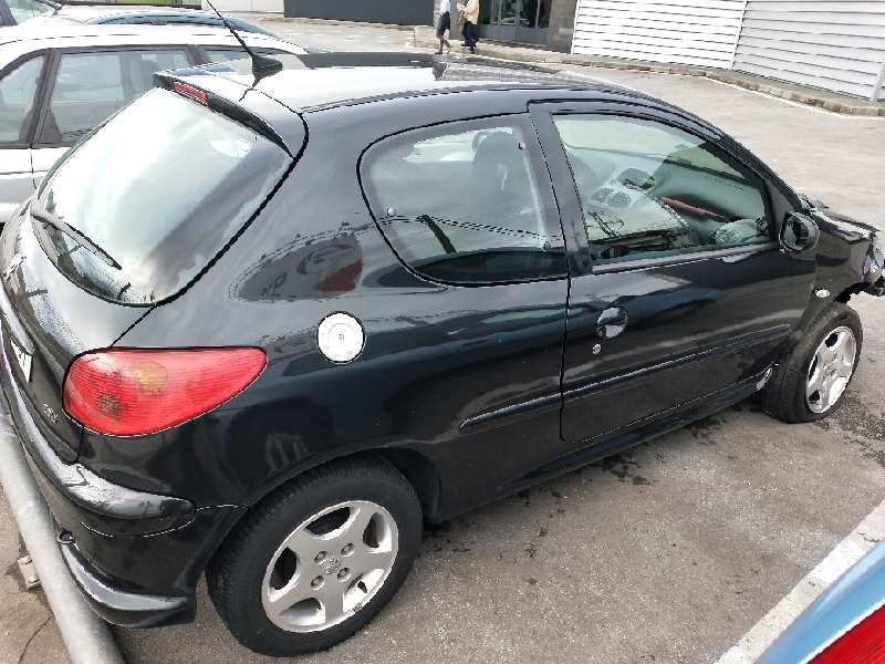peugeot 206 berlina del año 2006