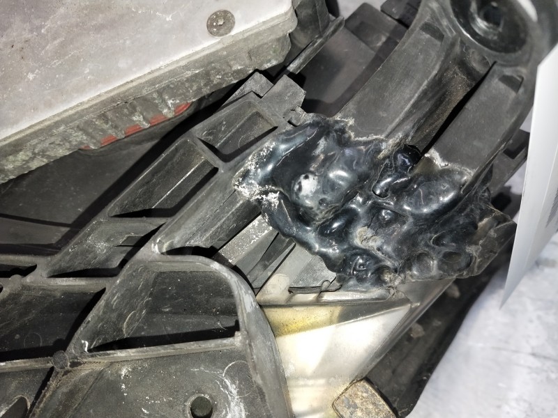 Recambio de faro derecho para saab 9-3 berlina 1.8 t vector referencia OEM IAM 5DV00829000 10640103480148 VER FOTOS