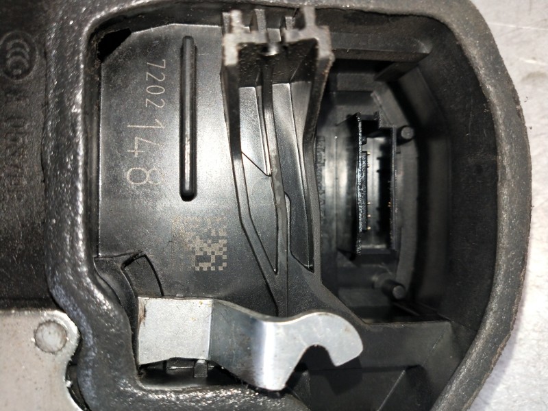 Recambio de motor cierre centralizado trasero derecho para bmw serie 1 berlina (e81/e87) 118d referencia OEM IAM 7202148  5P