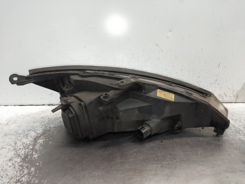 Recambio de faro derecho para ford focus berlina (cak) ambiente referencia OEM IAM   