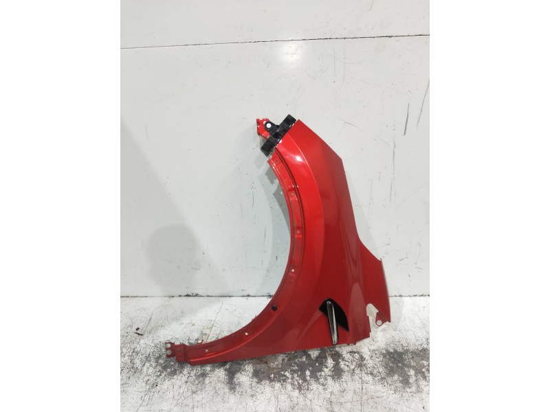 Recambio de aleta delantera izquierda para renault captur ii 1.0 referencia OEM IAM   