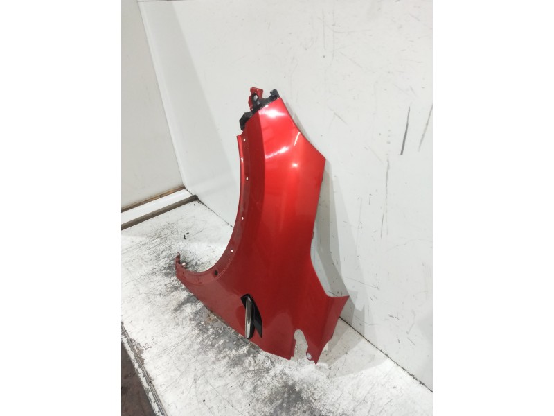 Recambio de aleta delantera izquierda para renault captur ii 1.0 referencia OEM IAM   