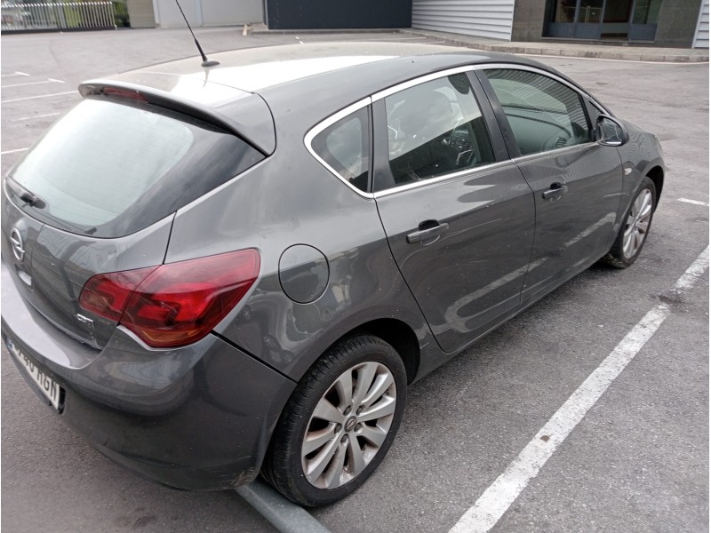 opel astra j lim. del año 2011