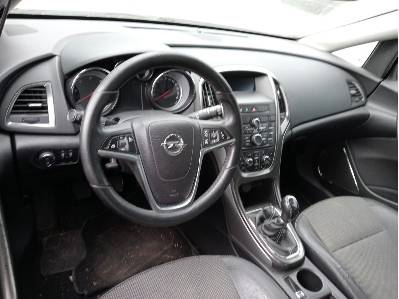 opel astra j lim. del año 2011