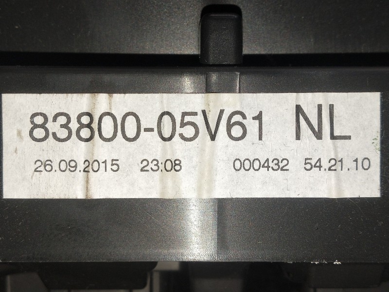 Recambio de cuadro instrumentos para toyota avensis advance referencia OEM IAM 8380005V61NL 000432 