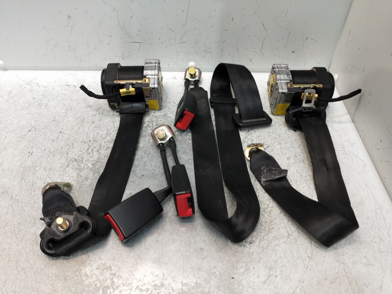 Recambio de juego cinturones trasero para mercedes clase a (bm 177) a 200 d (177.012) referencia OEM IAM   VER FOTOS