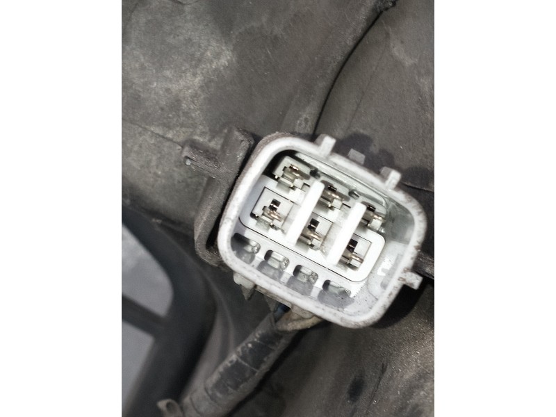 Recambio de faro derecho para toyota avensis advance referencia OEM IAM VERFOTOS  