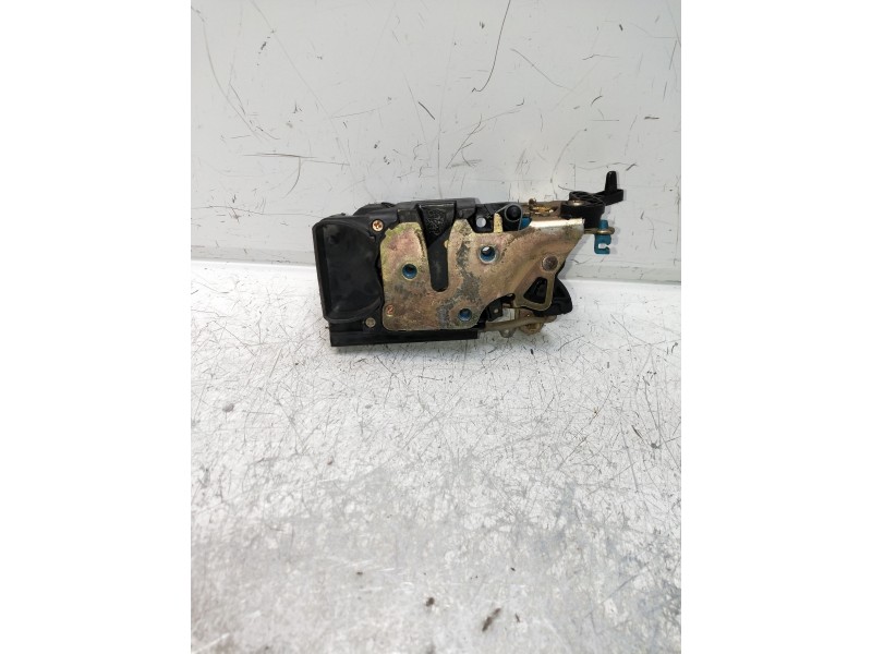 Recambio de motor cierre centralizado trasero izquierdo para daewoo lacetti se referencia OEM IAM   5P