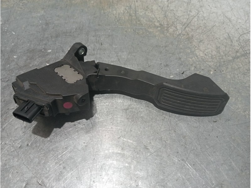 Recambio de potenciometro pedal para toyota avensis advance referencia OEM IAM 7811005040  