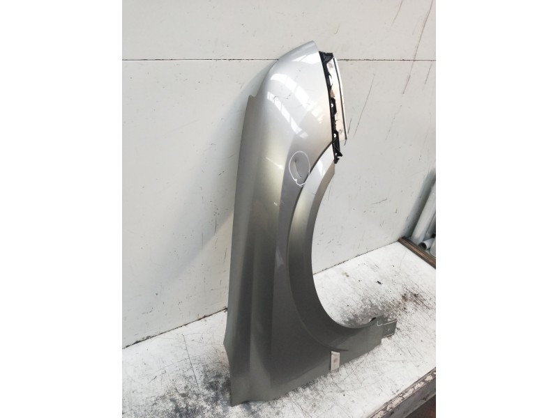 Recambio de aleta delantera derecha para opel vectra c berlina club referencia OEM IAM   