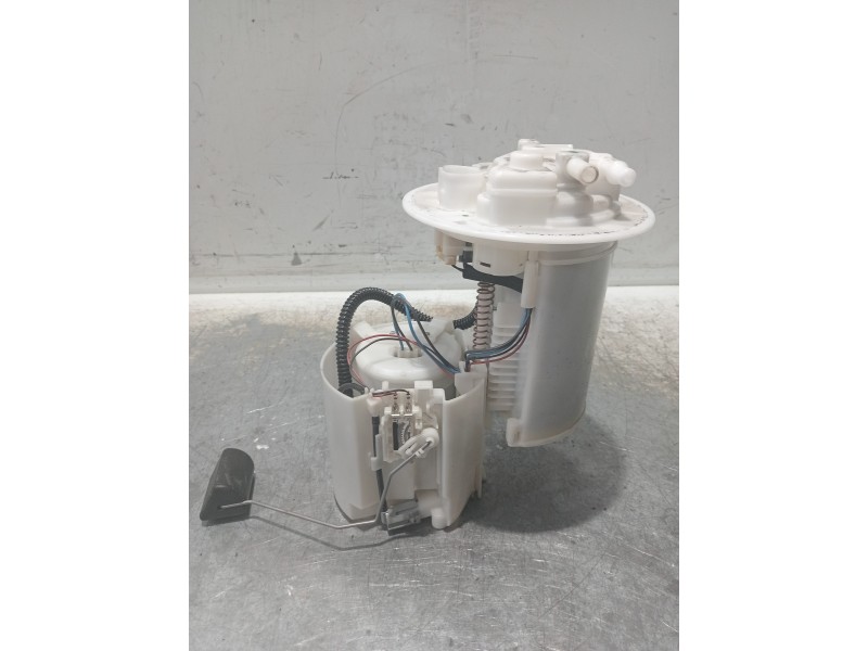Recambio de bomba combustible para toyota avensis advance referencia OEM IAM 7702005140  