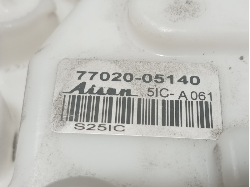 Recambio de bomba combustible para toyota avensis advance referencia OEM IAM 7702005140  