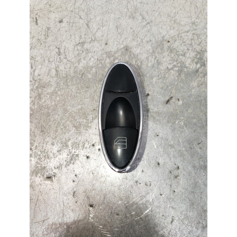 Recambio de mando elevalunas delantero derecho para mercedes clase cls (w219) 350 cgi (219.357) referencia OEM IAM A2118219758  