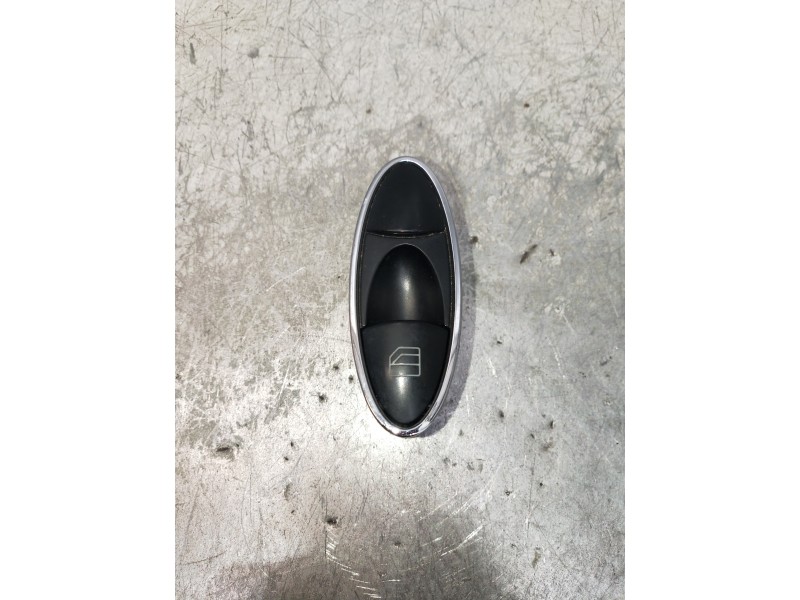 Recambio de mando elevalunas delantero derecho para mercedes clase cls (w219) 350 cgi (219.357) referencia OEM IAM A2118219758  