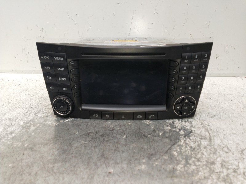 Recambio de sistema audio / radio cd para mercedes clase cls (w219) 350 cgi (219.357) referencia OEM IAM A2118203297 61212678 