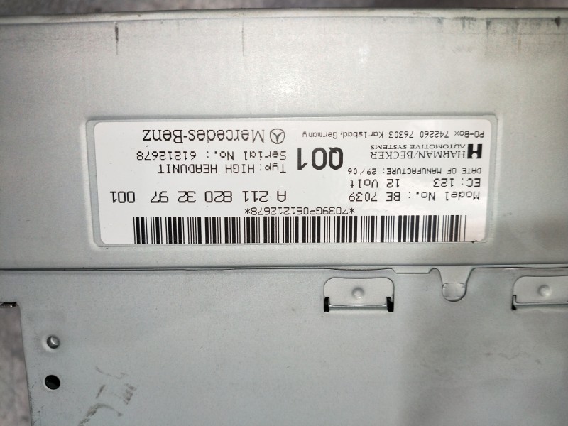 Recambio de sistema audio / radio cd para mercedes clase cls (w219) 350 cgi (219.357) referencia OEM IAM A2118203297 61212678 