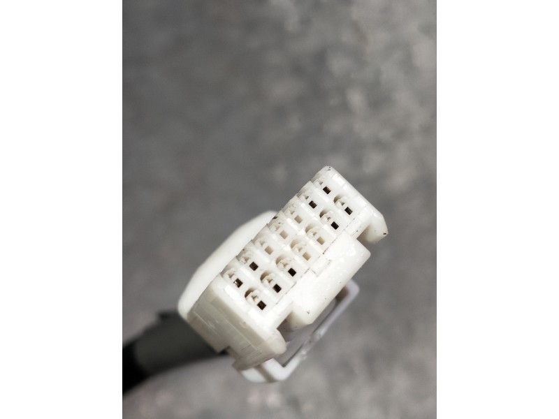 Recambio de retrovisor derecho para toyota avensis advance referencia OEM IAM ELECTRICO 1 ENCHUFE 9 CABLES