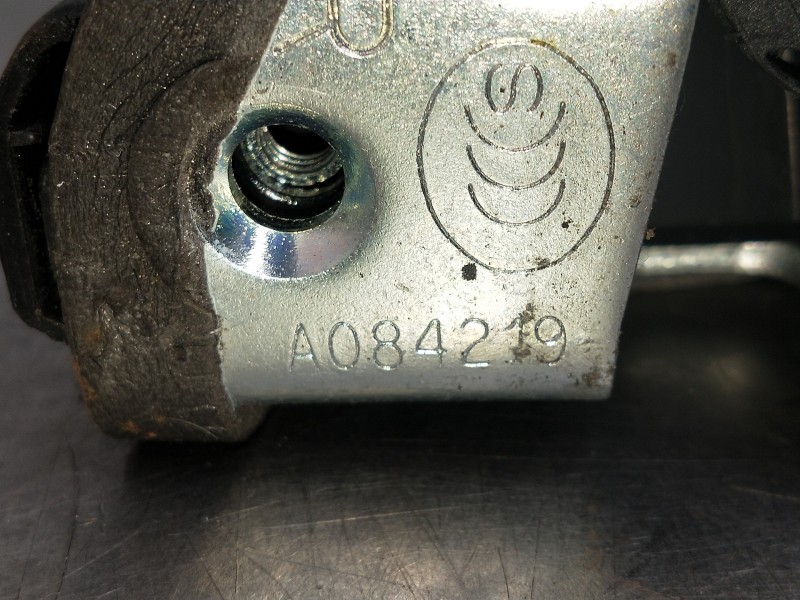 Recambio de motor cierre centralizado trasero derecho para toyota avensis advance referencia OEM IAM A084219  4P