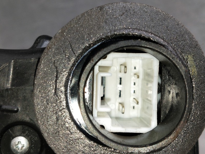 Recambio de motor cierre centralizado trasero izquierdo para toyota avensis advance referencia OEM IAM A084219  4P