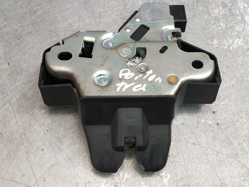 Recambio de motor cierre centralizado porton para toyota avensis advance referencia OEM IAM 1309558054  4P