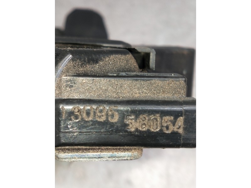 Recambio de motor cierre centralizado porton para toyota avensis advance referencia OEM IAM 1309558054  4P