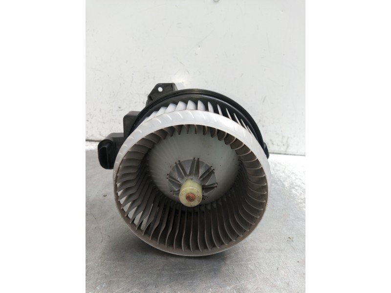 Recambio de motor calefaccion para toyota avensis advance referencia OEM IAM AV2727008105  