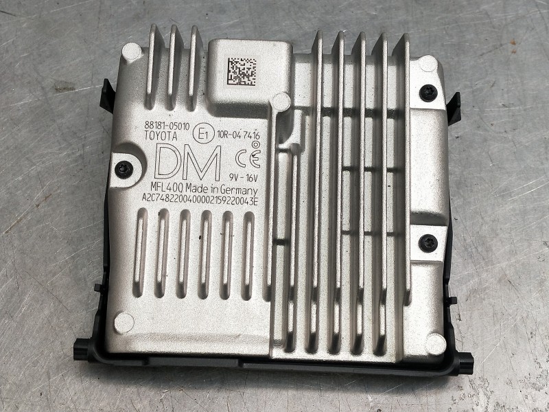 Recambio de modulo electronico para toyota avensis advance referencia OEM IAM 8818105010 10R047416 CAMARA