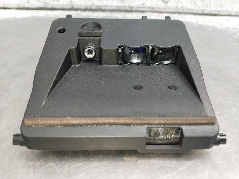 Recambio de modulo electronico para toyota avensis advance referencia OEM IAM 8818105010 10R047416 CAMARA