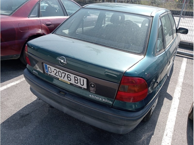 opel astra f berlina del año 1996