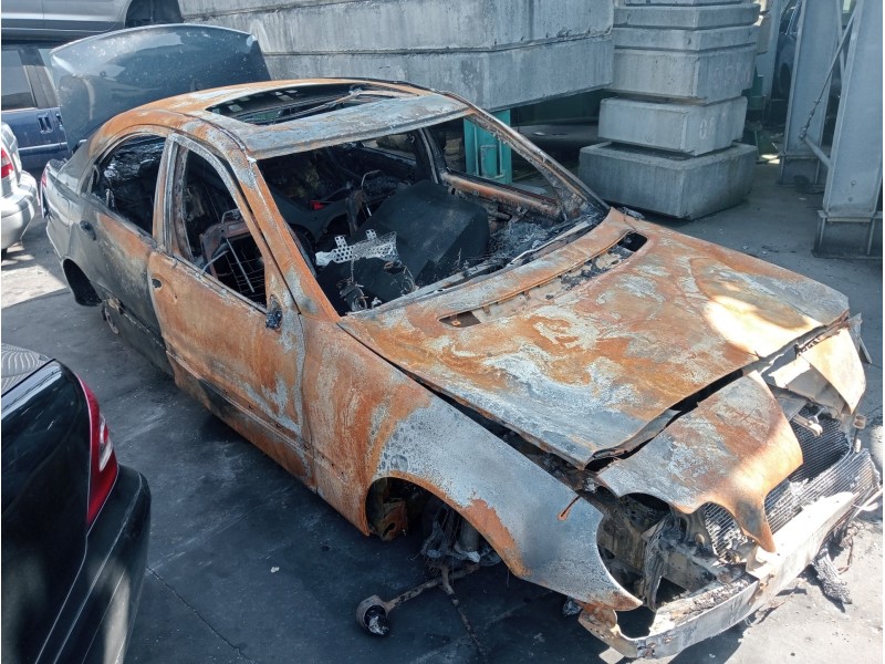 mercedes clase c (w203) berlina del año 2001