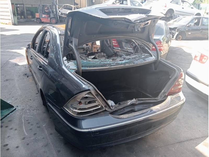 mercedes clase c (w203) berlina del año 2001