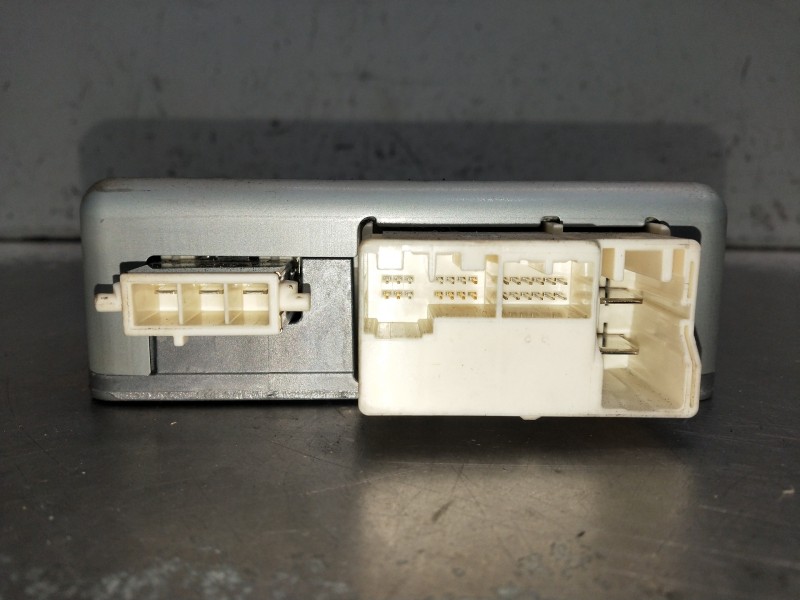 Recambio de centralita motor uce para toyota avensis advance referencia OEM IAM 6900003448 JL501008302 2107001252