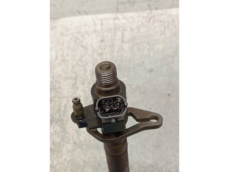 Recambio de inyector para jaguar xf 3.0 v6 diesel grace referencia OEM IAM 0445116091011 9X2Q9K546DB BOSCH