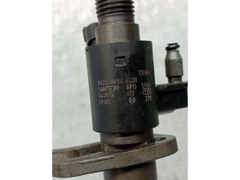 Recambio de inyector para jaguar xf 3.0 v6 diesel grace referencia OEM IAM 0445116091011 9X2Q9K546DB BOSCH