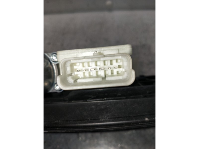 Recambio de elevalunas delantero izquierdo para renault captur ii 1.0 referencia OEM IAM 807215326R  5P