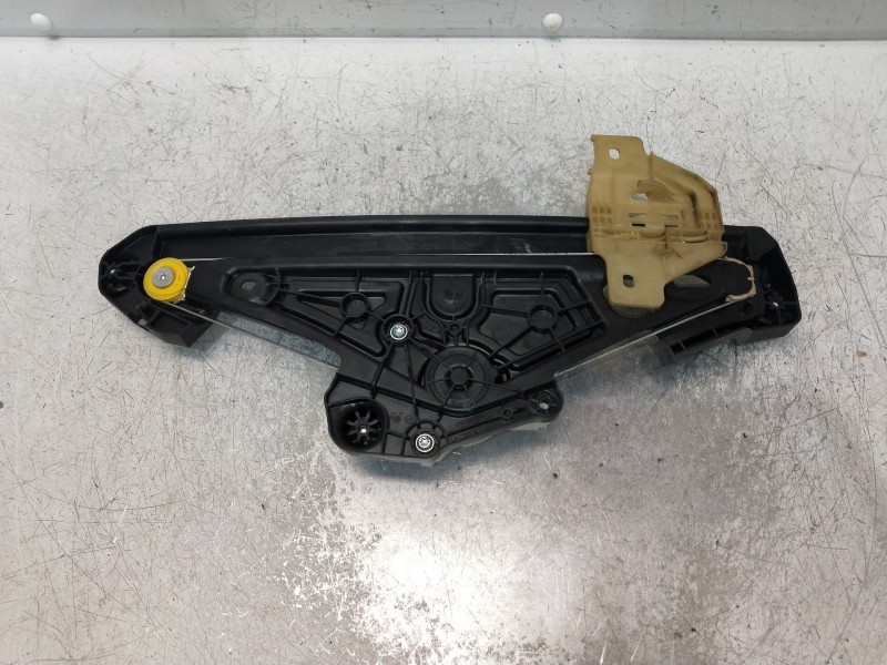 Recambio de elevalunas trasero izquierdo para renault captur ii 1.0 referencia OEM IAM 827216497R  5P
