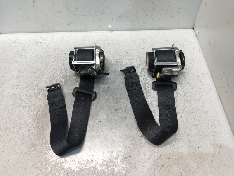 Recambio de juego cinturones trasero para renault captur ii 1.0 referencia OEM IAM  SIN LOS ENGANCHES 5P
